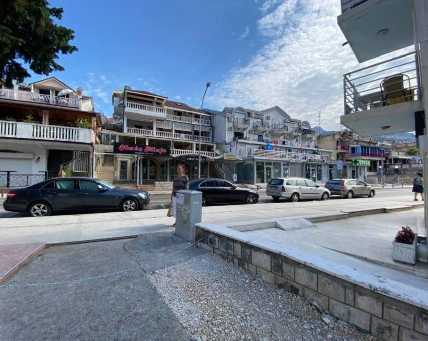 Plac u centru Igala